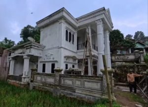 Viral Rumah Mewah Palsu di Majalengka