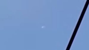Viral Benda Putih Terbang di Langit Bekasi, Ini Penjelasan BRIN