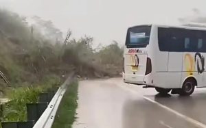 Longsor di Tol Bocimi KM 72 Arah Jakarta