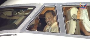 Viral Sultan Brunei Hassanal Bolkiah Terbangkan Pesawat Sendiri saat Hadiri KTT Asean di Filipina