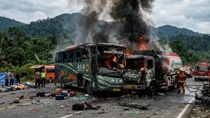Tabrakan Maut Bus ALS Vs Truk Tangki Muratara Sumsel, 16 Orang Tewas