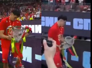 Viral Pemain Spartak Moskow Pecahkan Trofi Usai Juara Piala Rusia