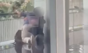 Viral Mahasiswa Ciuman Sesama Jenis di Kampus PNJ