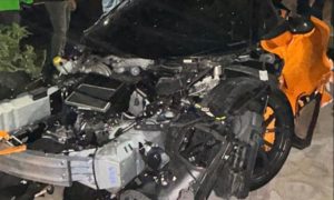 Mobil McLaren Sampai Terbelah Dua gegara Kecelakaan Tunggal di Sukoharjo