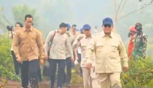 Prabowo Tinjau Karhutla di Kubu Raya Kalimantan Barat
